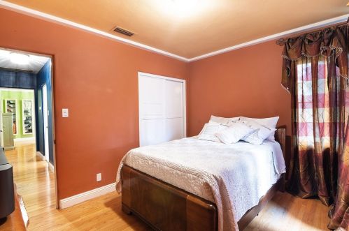 1549 Western Ave, Glendale CA  91201-1215 exterior