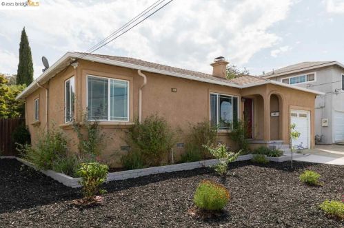 25898 Bel Aire Dr, Hayward, CA 94542-1904