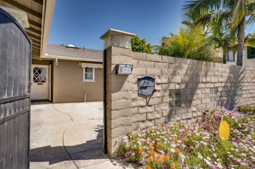 9463 El Valle Ave, Santa Ana, CA 92708-4534