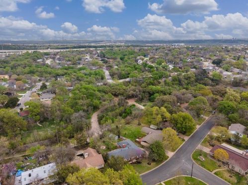 2608 Dunbarton Dr, Austin TX  78723-2233 exterior