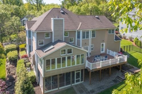18 Barnstable Rd, Berkeley Heights, NJ 07922-1748