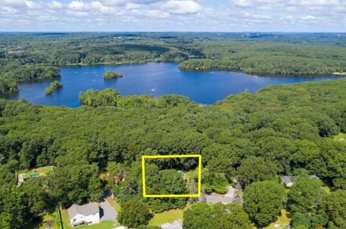 46 Lakeview Ave, Lincoln, RI 02865-3905