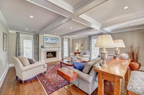 7000 Hunters Br Dr, Atlanta GA  30328-1718 exterior