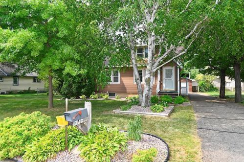 222 21st St, Faribault, MN 55021-2316