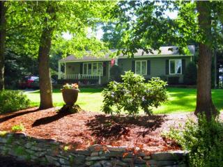 209 Carriage Hill Rd, Brattleboro VT  05301-6185 exterior