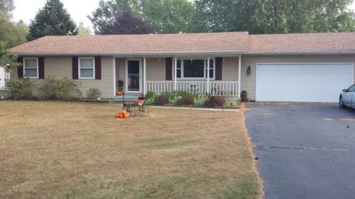 841 White Oaks Dr, Nelson, IL 61021-7607