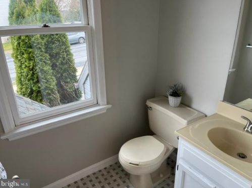 833 Marjory Ter, Lancaster PA  17603-5866 exterior