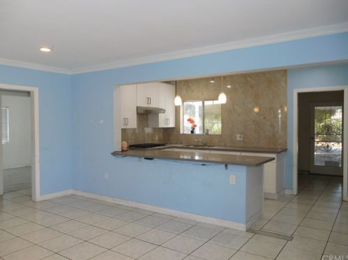 2742 Strawberry Ln, Santa Ana, CA 92706-2123