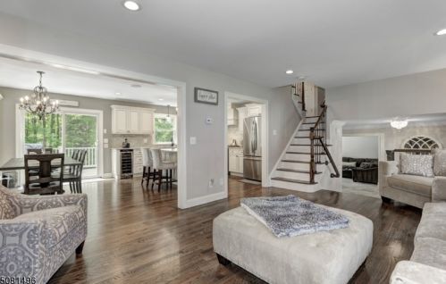 6 Harrison Rd, Kinnelon, NJ 07405-2519