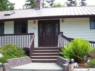 1902 Dakin St, Bellingham, WA 98229-6011