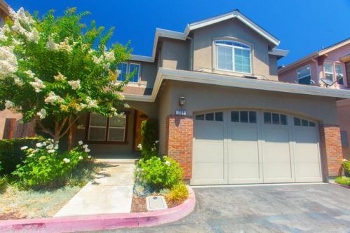 725 Creekside Ct, Gilroy, CA 95020-7566