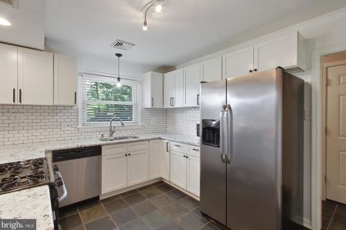 41 Roosevelt Blvd, Lancaster PA  17601-4039 exterior