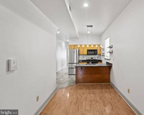 2522 Broad St, Philadelphia, PA 19132-4013