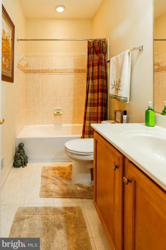 7125 Ayers Mdw Ln, Springfield VA  22150-4915 exterior