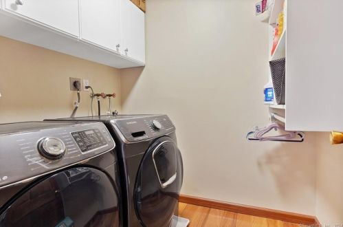 36 Laurel Dr, Upper Stepney CT  06468-1650 exterior
