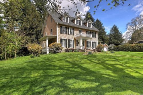 5 Pleasant St, Woodbury, CT 06798-2927