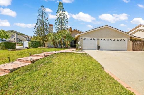 5402 Circle View Dr, Riverside, CA 92505-3120
