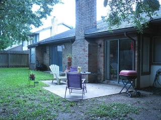 1811 Brushy Creek Dr, Sugar Land TX  77478-4271 exterior