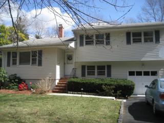 5 Saddle River Rd, Waldwick, NJ 07463-2420