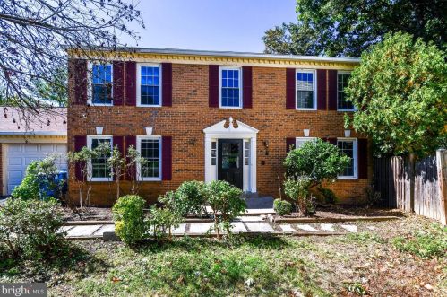 8009 Daffodil Ct, Springfield VA  22152-3422 exterior