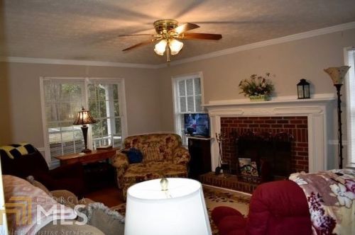1505 Summit Chase Dr, Lithonia, GA 30078-3564