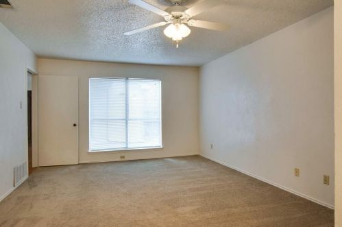 2263 Jackson Cir, Carrollton TX 75006-1655 exterior