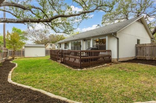 3904 Beaconsdale Dr, Austin TX  78727-2956 exterior