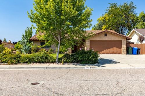955 Player Ln, Lake Nacimiento, CA 93446-4819