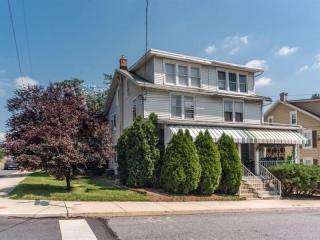 211 Locust St, Ephrata, PA 17522-2069