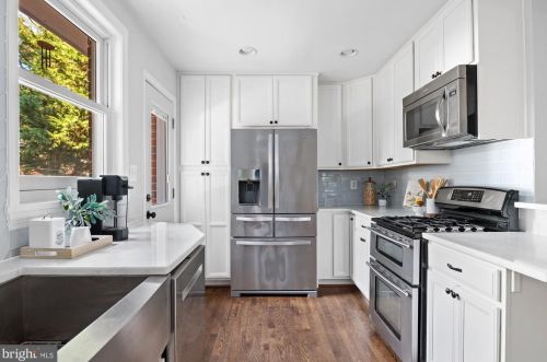 407 Greenbrier Dr, Silver Spring MD 20910-4230 exterior