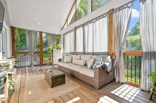 1721 Marietta Rd, Atlanta GA  30318-3668 exterior