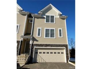 126 Kyles Way, Huntington CT  06484-6612 exterior