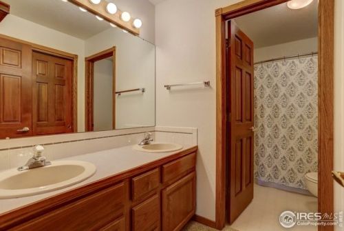 4913 Hinsdale Dr, Fort Collins CO  80526-3931 exterior