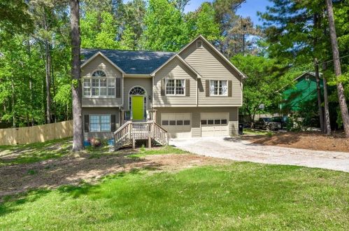 4790 Brandon Acres Ln, Buford, GA 30519-4268