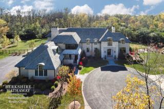 27 Aberdeen Ct, Bannockburn, IL 60015-1573