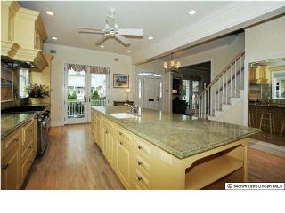 4 Beacon Blvd, Wall Township NJ  08750-1607 exterior