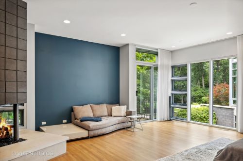 11300 79th St, Willowbrook IL  60527-5107 exterior