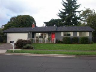 674 Pleasant St, Springfield, OR 97477-3153