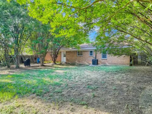 7704 Clenis Ln, Fort Worth TX  76180-6868 exterior