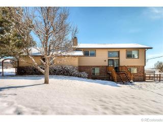 7461 Ireland Cir, Denver, CO 80016-1740