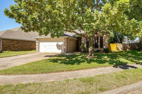 2905 San Gabriel Ct, Fort Worth, TX 76118-7403