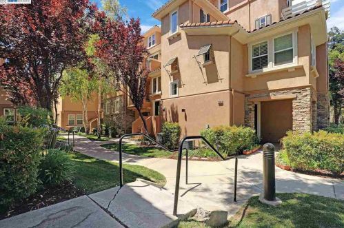 3341 Monaghan St, Pleasanton, CA 94568-4567
