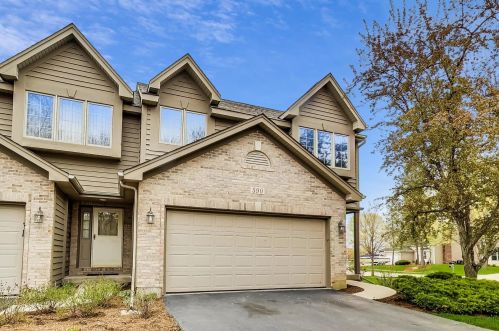590 Silver Aspen Cir, Bull Valley, IL 60014-8441