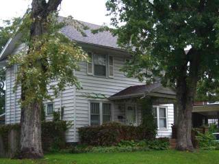 1009 Farmington Rd, Peoria, IL 61606-1062