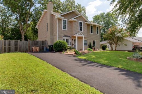 4909 Terrell St, Annandale, VA 22003-5428