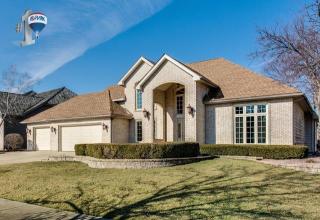 3339 White Eagle Dr, Naperville, IL 60564-4605