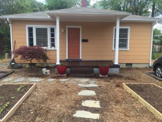 122 Roberson St, Chapel Hill NC  27516-2321 exterior