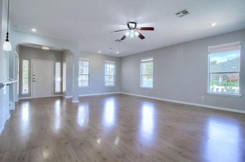 706 Big Spring Dr, Cedar Park, TX 78613-6977