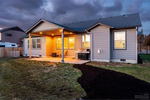 1530 Larch Ave, Eagle Crest OR  97756-9774 exterior