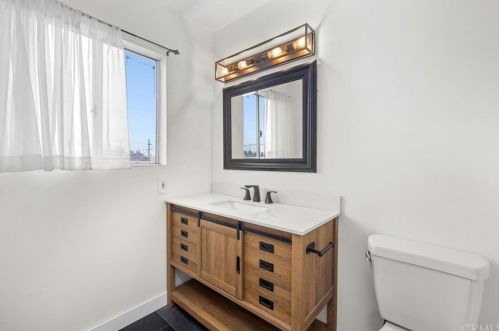 4817 120, Hawthorne CA 90250-2724 exterior